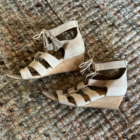 UGG Yasmin Wedge - Size 8.5 - Picture 3 of 7